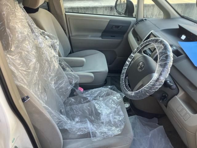 TOYOTA NOAH 2013 Image 31