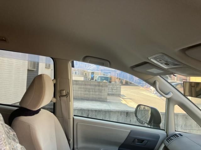 TOYOTA NOAH 2013 Image 31