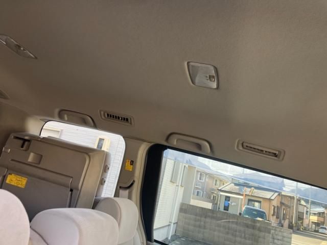 TOYOTA NOAH 2013 Image 31