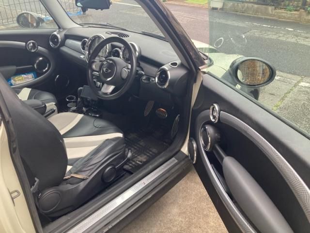 BMW MINI COOPER S CL 2010 Image 31