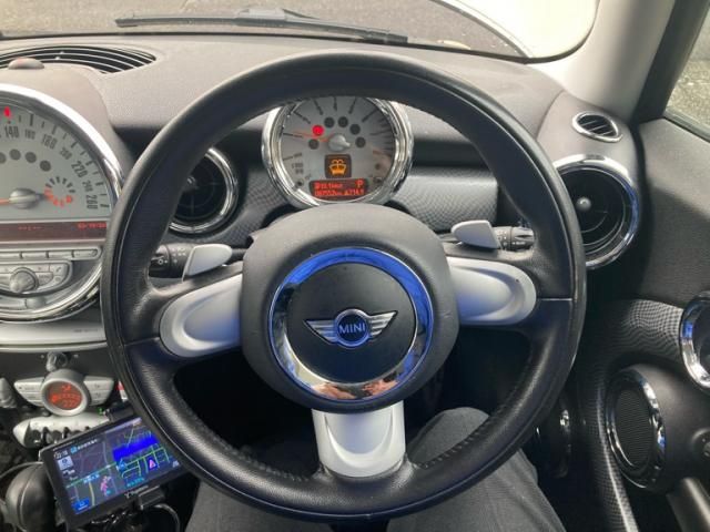 BMW MINI COOPER S CL 2010 Image 31