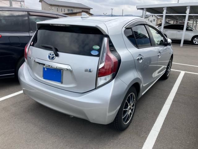 TOYOTA AQUA 2015 Image 31