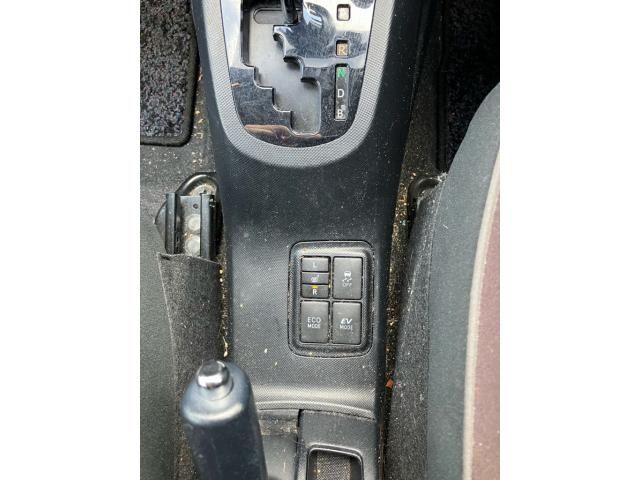 TOYOTA AQUA 2015 Image 31