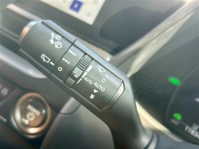 TOYOTA LEXUS UX250H 2023 Image 31