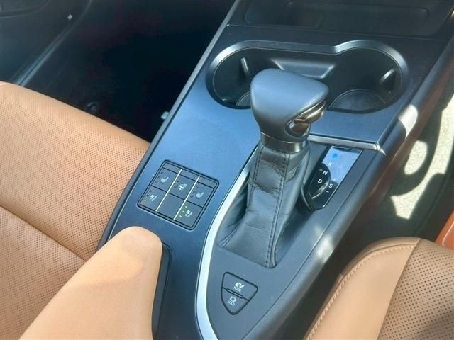 TOYOTA LEXUS UX250H 2023 Image 31