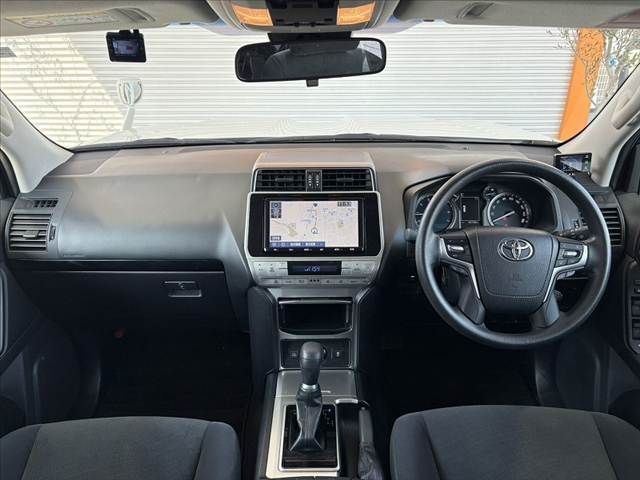 TOYOTA LANDCRUISER PRADO 2019 Image 31