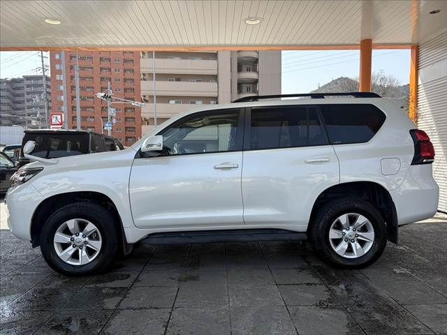 TOYOTA LANDCRUISER PRADO 2019 Image 31