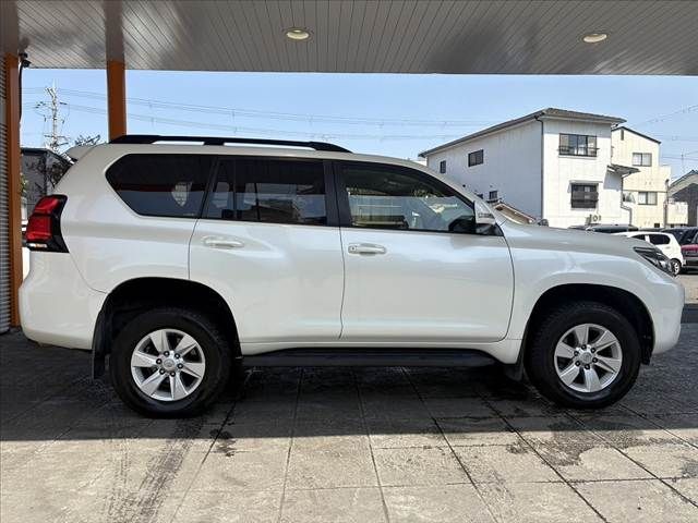 TOYOTA LANDCRUISER PRADO 2019 Image 31