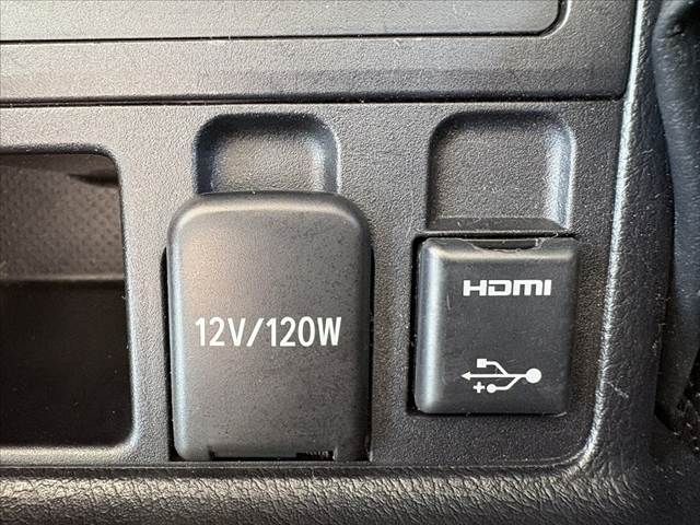 TOYOTA LANDCRUISER PRADO 2019 Image 31