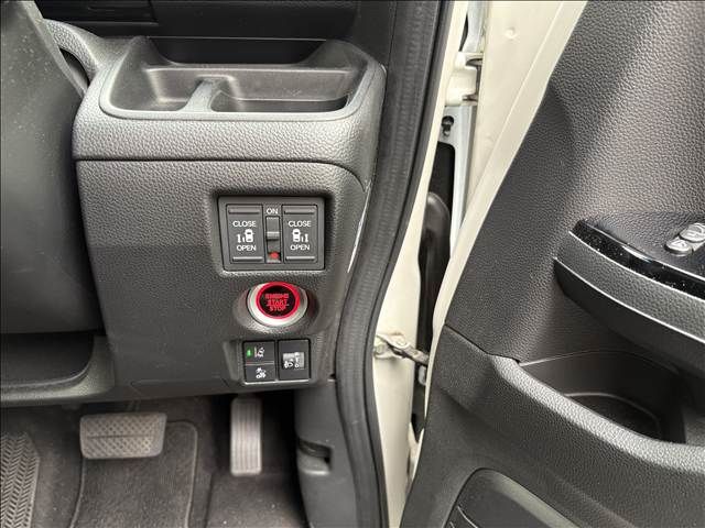 HONDA N BOX CUSTOM 2021 Image 31