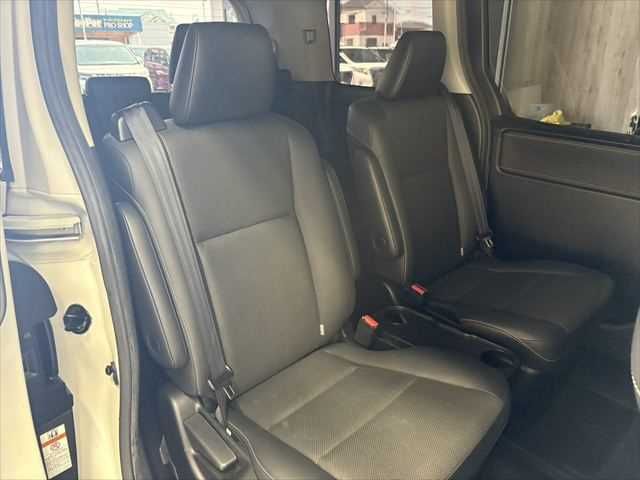 TOYOTA ESQUIRE 2015 Image 31