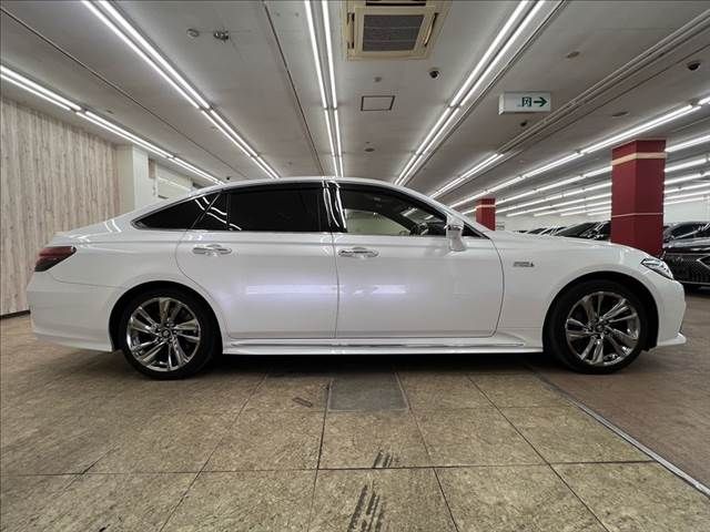 TOYOTA CROWN SEDAN HYBRID 2021 Image 31