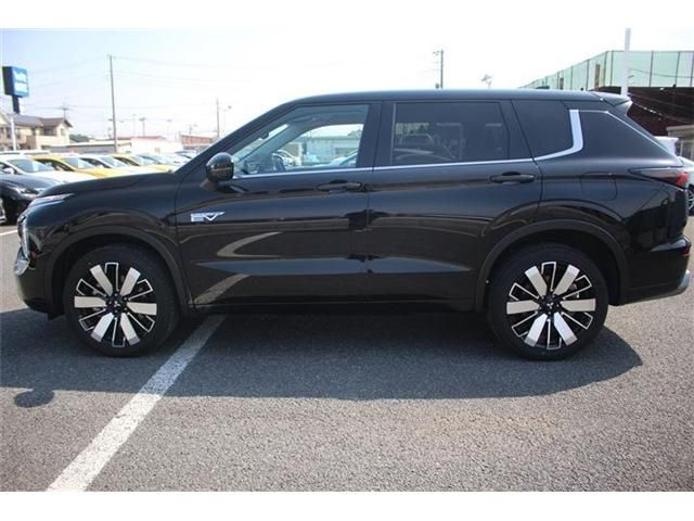 MITSUBISHI OUTLANDER PHEV 2024 Image 31