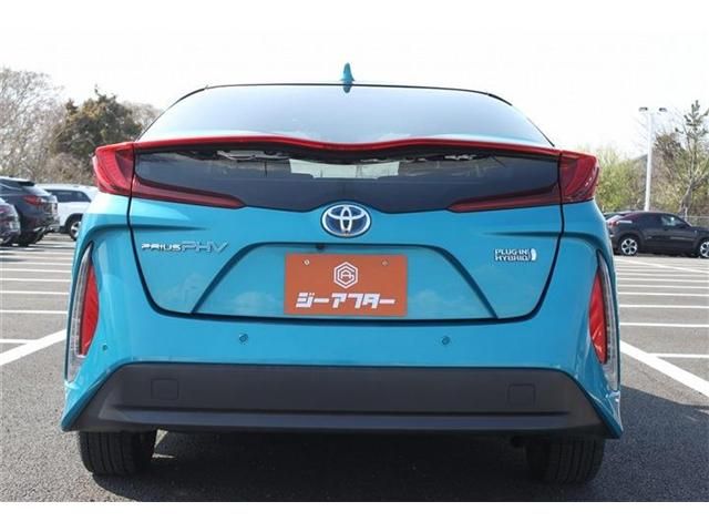 TOYOTA PRIUS PHV 2017 Image 31