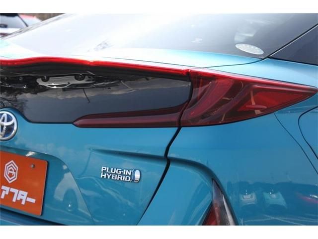 TOYOTA PRIUS PHV 2017 Image 31