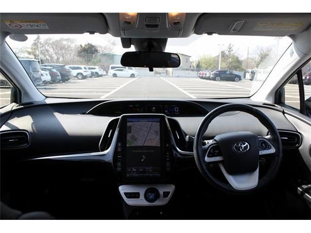 TOYOTA PRIUS PHV 2017 Image 31