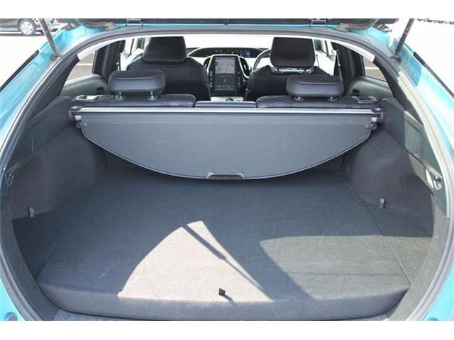 TOYOTA PRIUS PHV 2017 Image 31