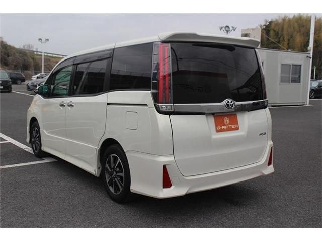 TOYOTA NOAH 2018 Image 31