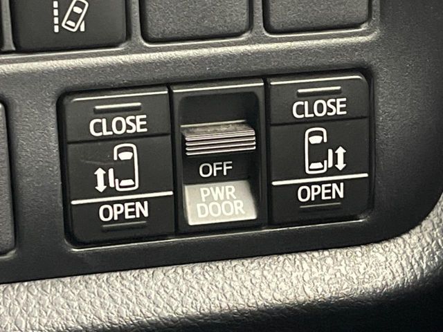 TOYOTA NOAH 2016 Image 31