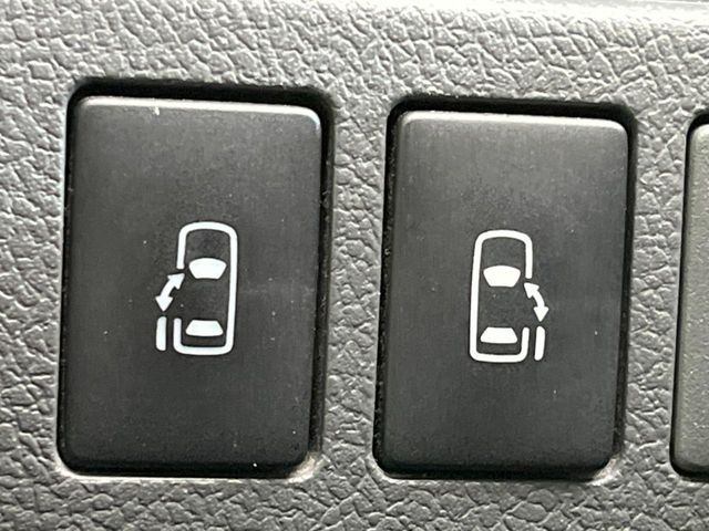 TOYOTA VOXY 2010 Image 31