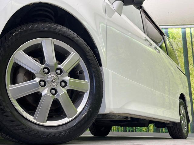 TOYOTA VOXY 2010 Image 31