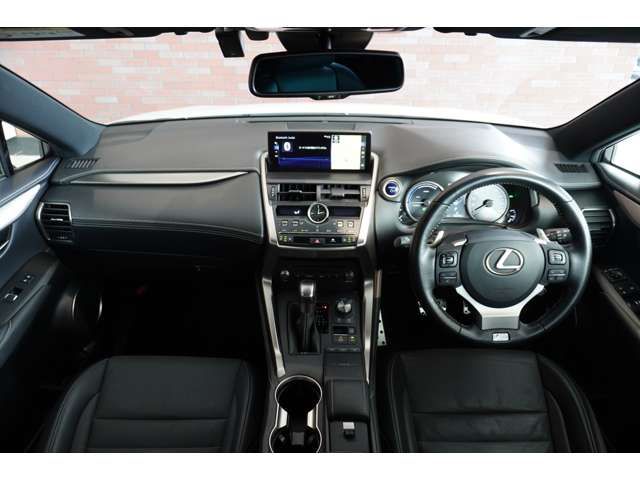 TOYOTA LEXUS NX300H 2019 Image 31