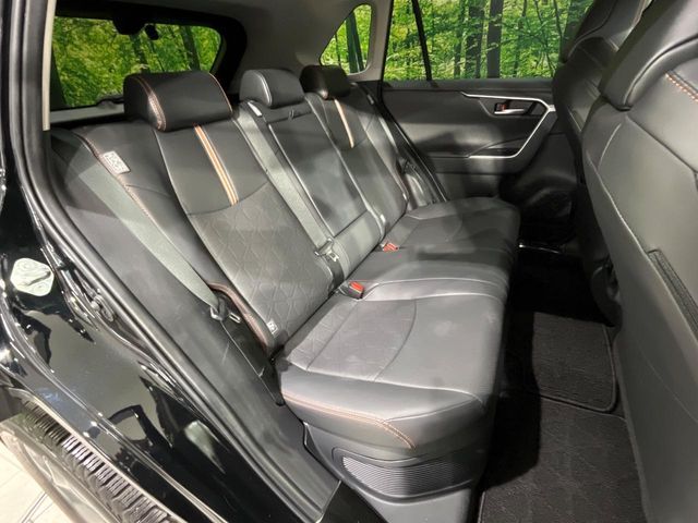 TOYOTA RAV4 HYBRID 4WD 2022 Image 31