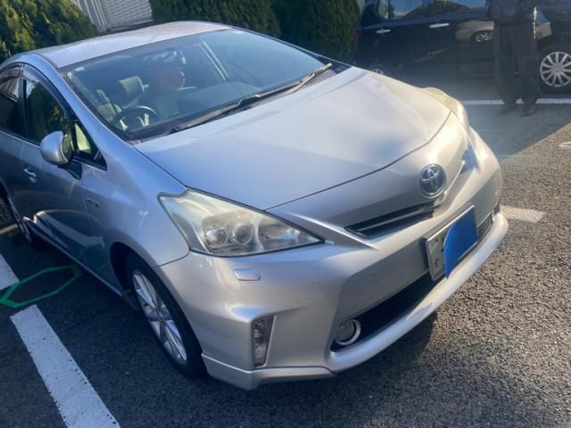 TOYOTA PRIUS ALPHA 2013 Image 31