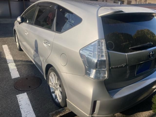 TOYOTA PRIUS ALPHA 2013 Image 31
