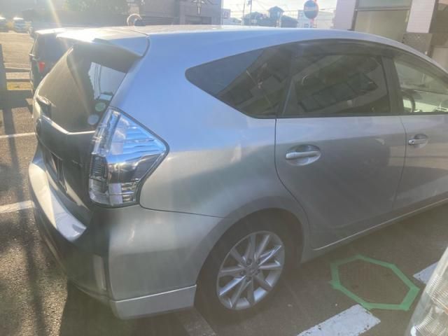 TOYOTA PRIUS ALPHA 2013 Image 31
