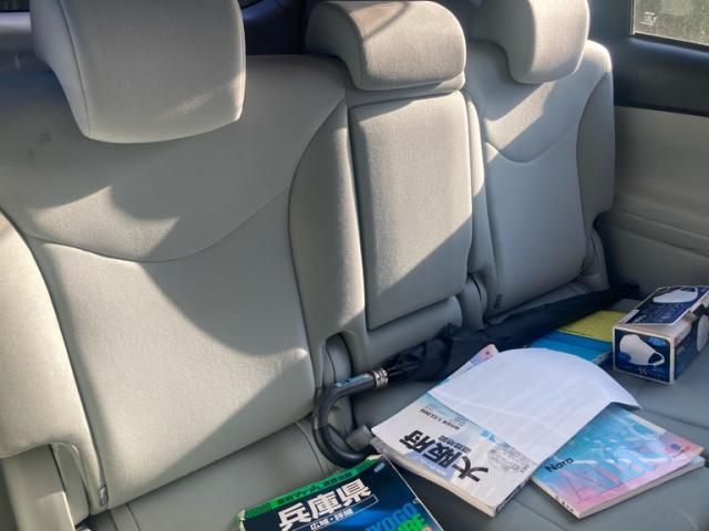 TOYOTA PRIUS ALPHA 2013 Image 31