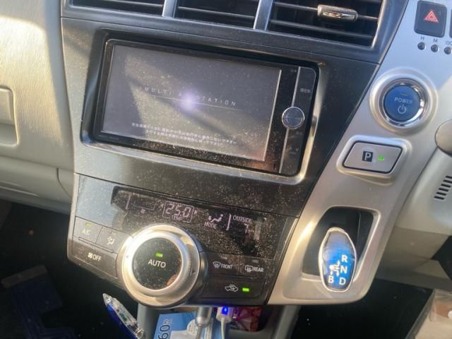 TOYOTA PRIUS ALPHA 2013 Image 31