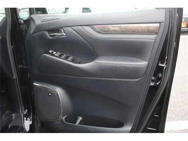 TOYOTA ALPHARD HYBRID 4WD 2018 Image 31