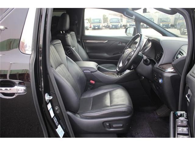 TOYOTA ALPHARD HYBRID 4WD 2018 Image 31