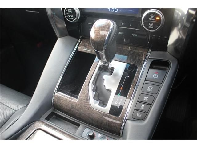 TOYOTA ALPHARD HYBRID 4WD 2018 Image 31