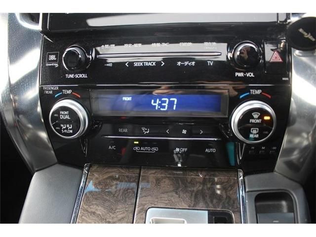 TOYOTA ALPHARD HYBRID 4WD 2018 Image 31