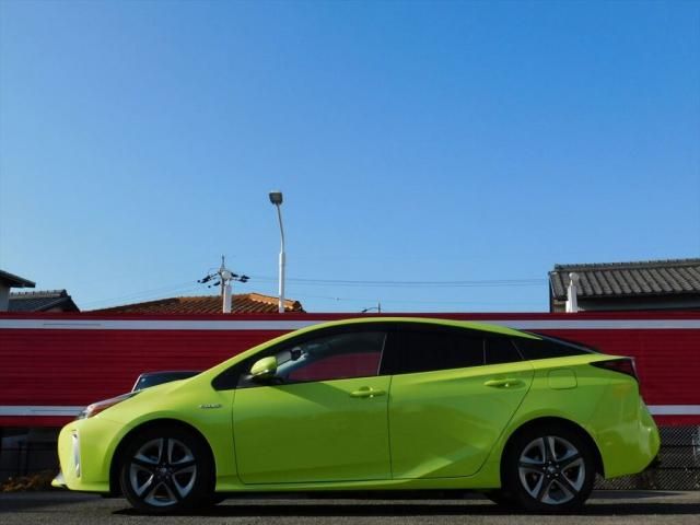 TOYOTA PRIUS 2018 Image 31