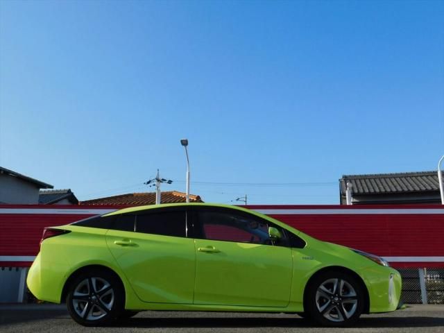 TOYOTA PRIUS 2018 Image 31