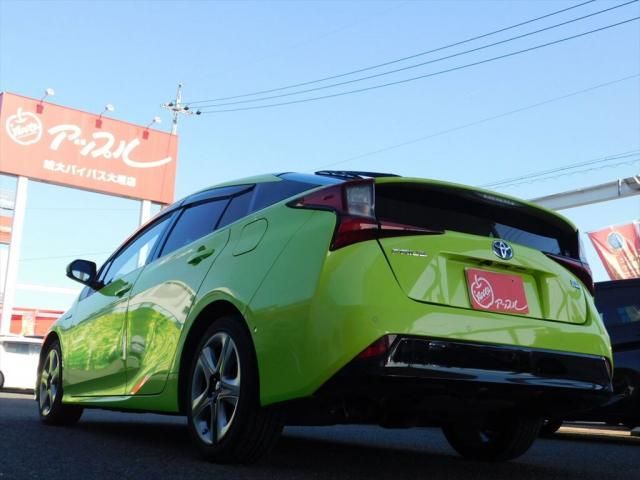 TOYOTA PRIUS 2018 Image 31