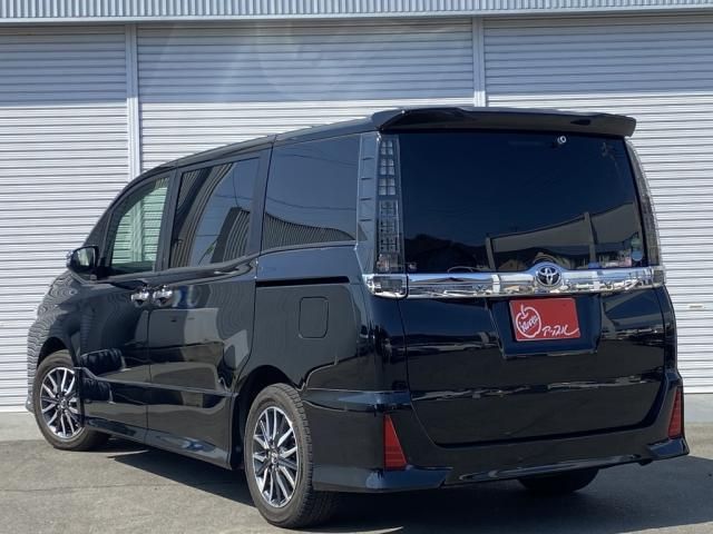 TOYOTA VOXY 2016 Image 31