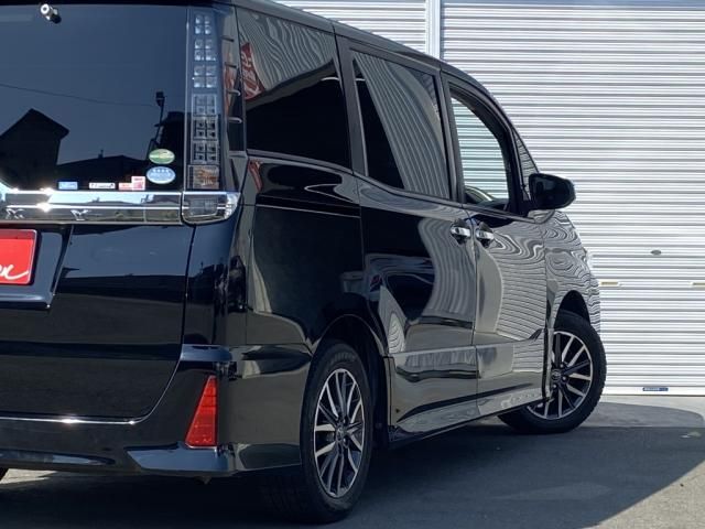 TOYOTA VOXY 2016 Image 31