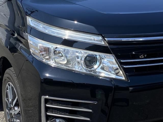 TOYOTA VOXY 2016 Image 31