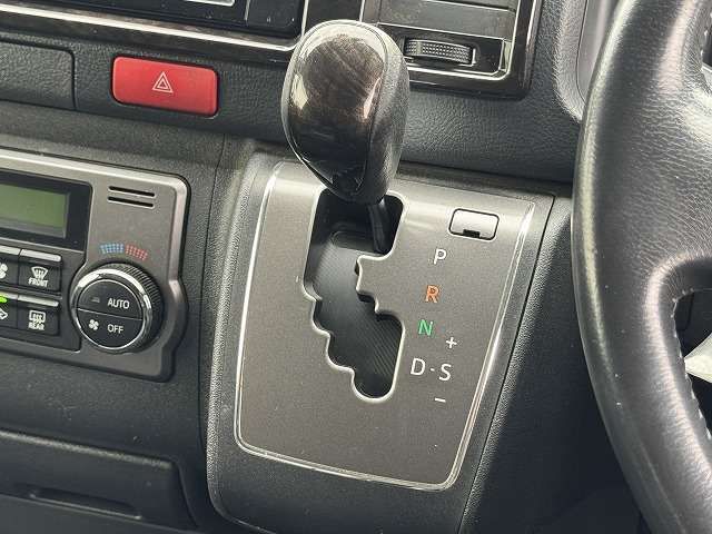 TOYOTA HIACE VAN 2WD 2017 Image 31