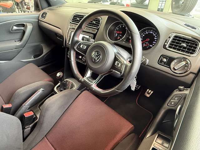 VOLKSWAGEN POLO GTI 2016 Image 31