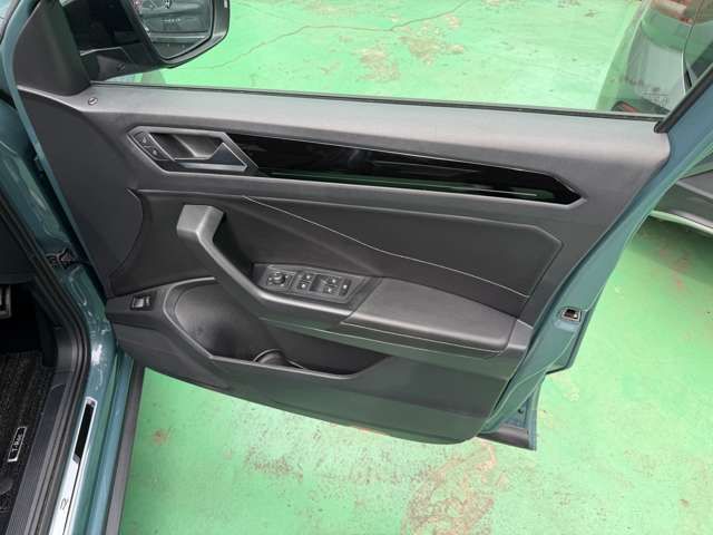 VOLKSWAGEN T-ROC 2023 Image 31