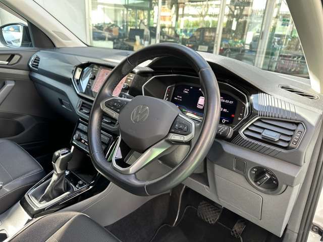 VOLKSWAGEN T-CROSS 2021 Image 31