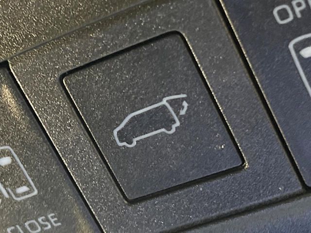 TOYOTA VOXY HYBRID 2026 Image 31