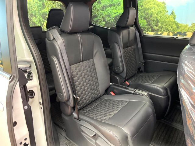 TOYOTA VOXY HYBRID 2026 Image 31