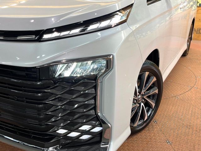 TOYOTA VOXY HYBRID 2026 Image 31