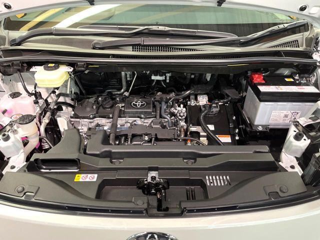 TOYOTA VOXY HYBRID 2026 Image 31